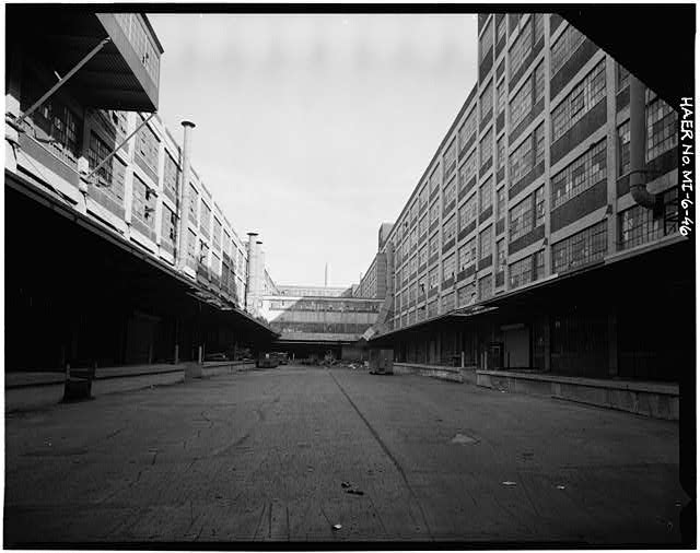 Dodge Hamtramck Plant COURT BETWEEN ASSEMBLING BUILDINGS #1 AND #2, 1980